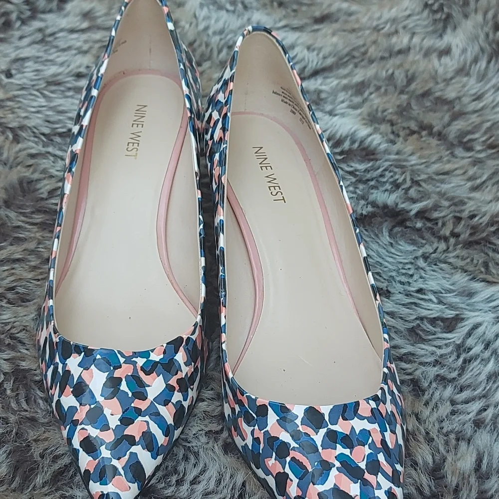 Shoes - Picture 4 of 4